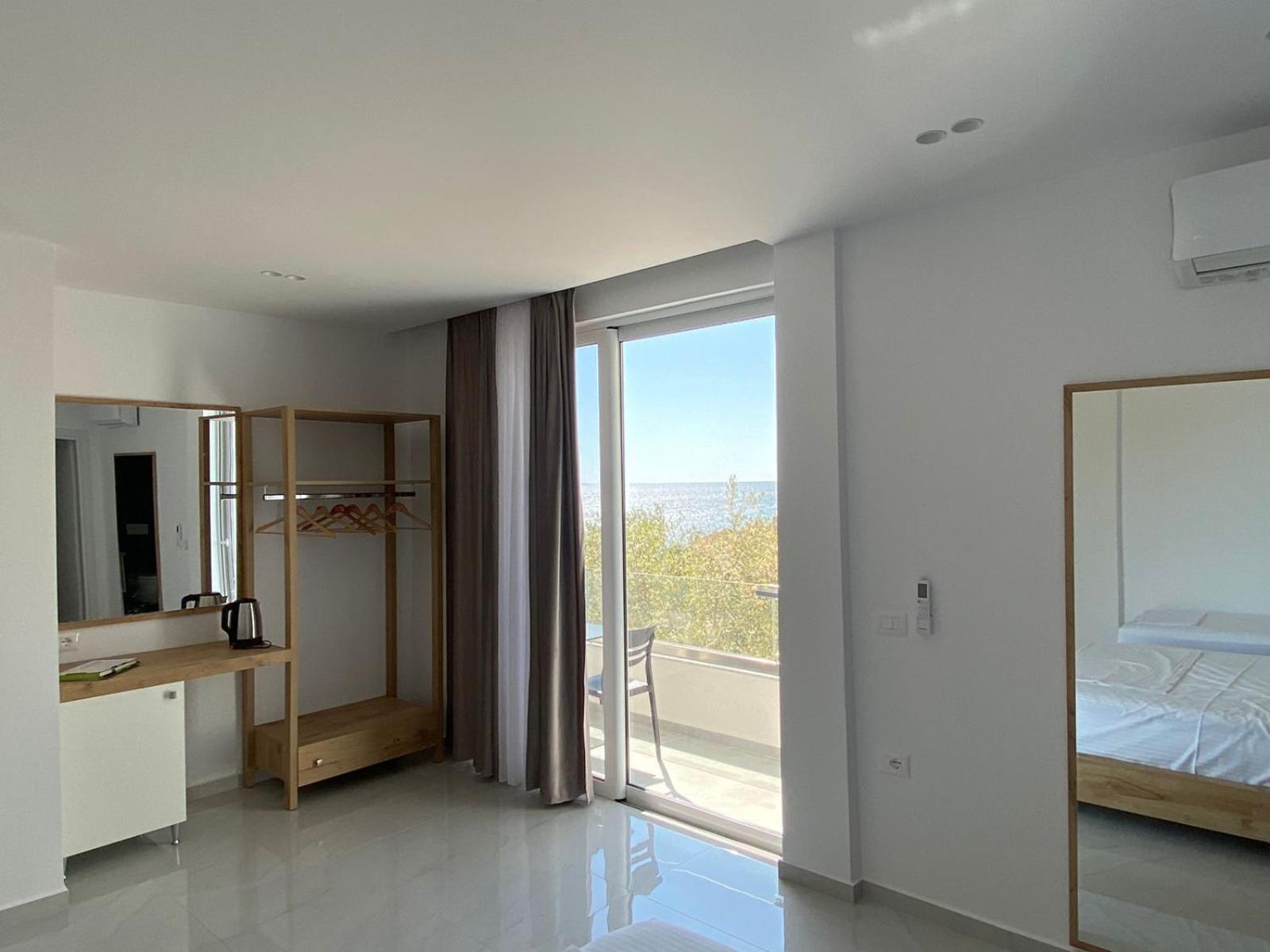 Sea Breeze Villa Саранда Номер фото