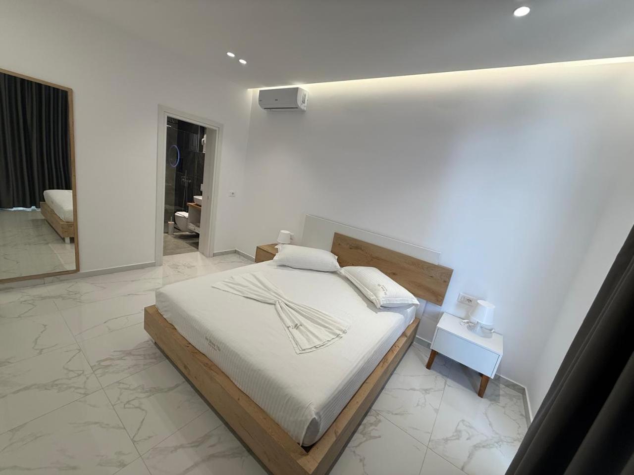 Sea Breeze Villa Саранда Экстерьер фото